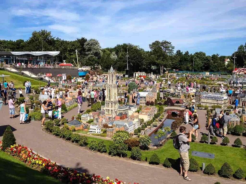 جولة الى  ممتعة إلى مادورودام مدينة هولندا المصغرة – Madurodam
