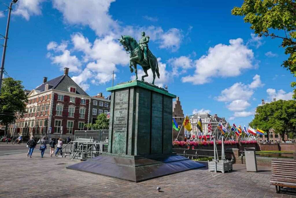 جولة سياحية في بيننهوف لاهاي Binnenhof